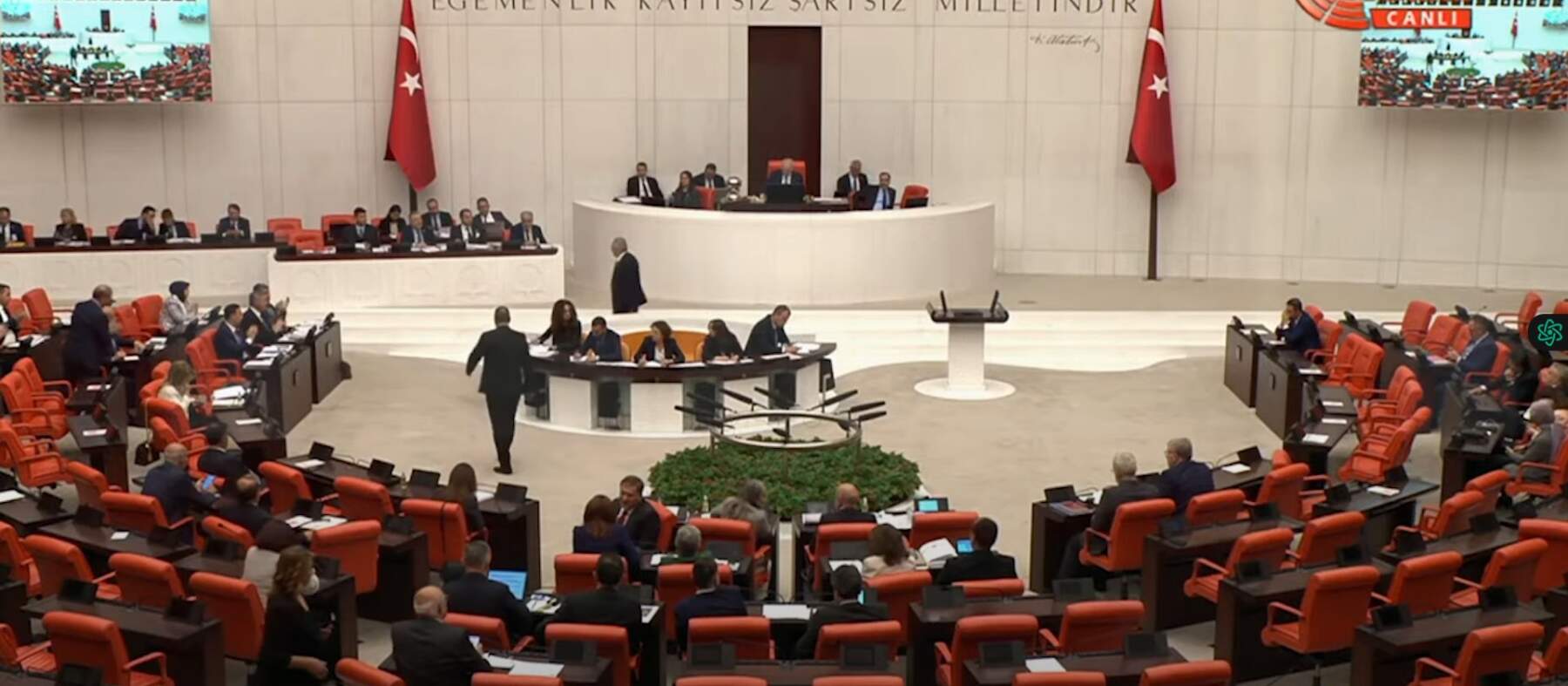 Meclis Kürsüsünde Yankılanan İki Gerçek: İnsan Dokunuşu ve Kuruyan Toprakların Feryadı!