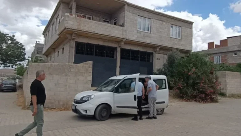 25 Yaşındaki 3 Çocuk Annesi Evinde Boğularak Öldürüldü!