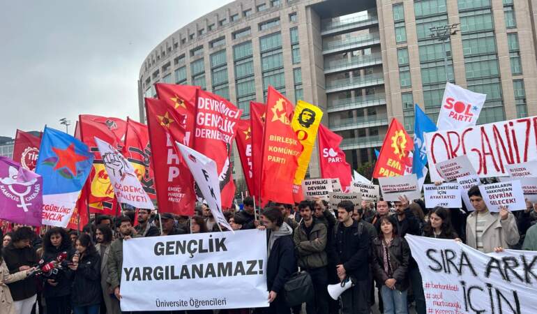 Saraçhane’de Tutuklanan İmamoğlu Destekçisi Gençler Hakim Karşısında! Kritik Dava Başladı…