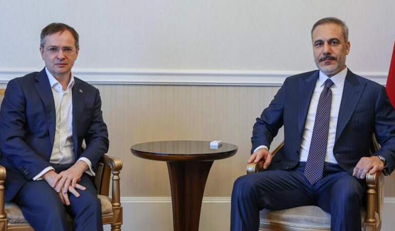 Bakan Fidan, Rusya Devlet Başkanı Danışmanı Medinski ile Görüştü