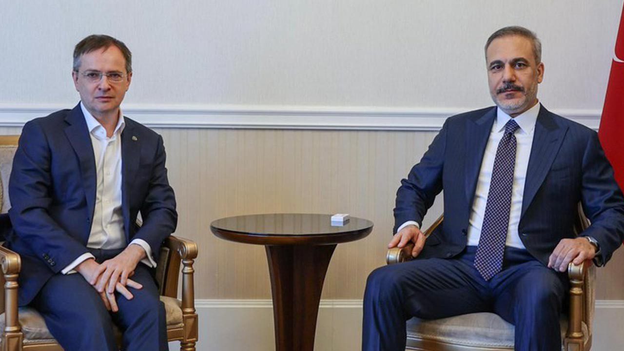Bakan Fidan, Rusya Devlet Başkanı Danışmanı Medinski ile Görüştü