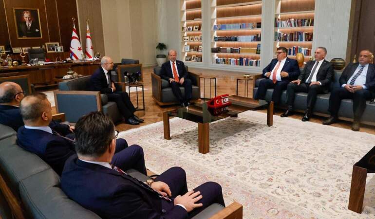Bakan Şimşek, KKTC Cumhurbaşkanı Tatar ile Görüştü