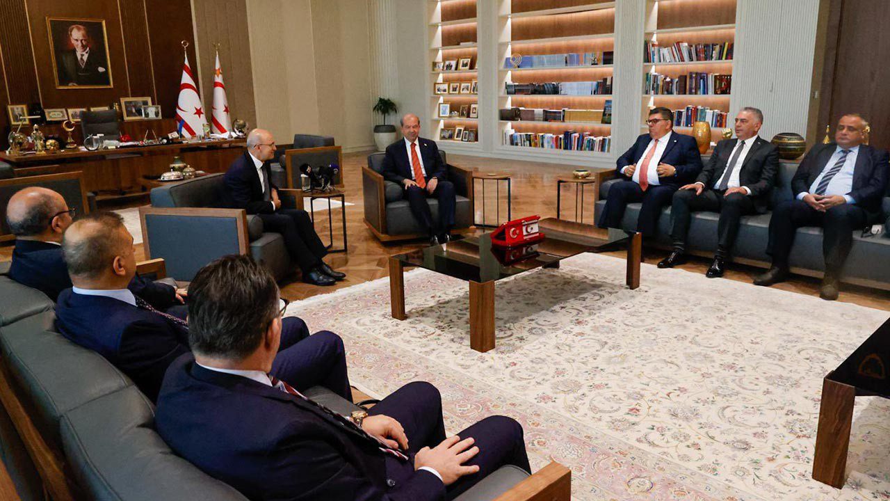 Bakan Şimşek, KKTC Cumhurbaşkanı Tatar ile Görüştü