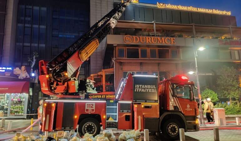 Beşiktaş’ta Restoran Yangını Korkuttu, İtfaiye Hızla Müdahale Etti