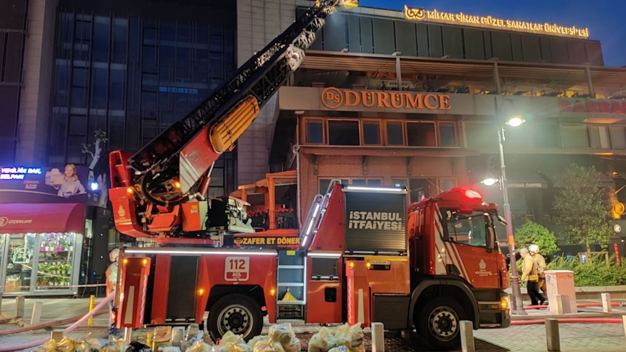 Beşiktaş’ta Restoran Yangını Korkuttu, İtfaiye Hızla Müdahale Etti