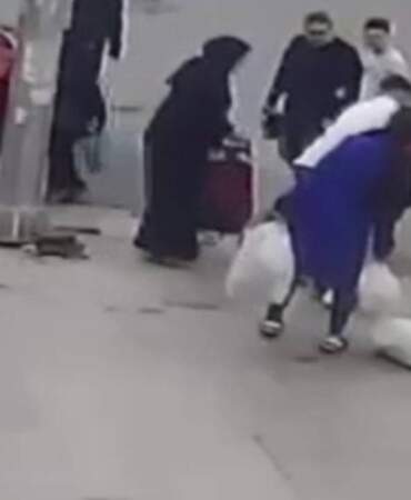 Boğazına Şeker Kaçan Çocuğu Esnaf Heimlich Manevrasıyla Kurtardı
