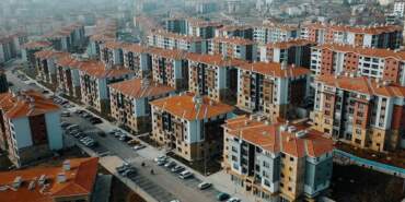 Bu Evler Yarı Fiyatına Satılıyor! Elini Çabuk Tutan 1 Milyon Liraya Tapuyu Kapıyor