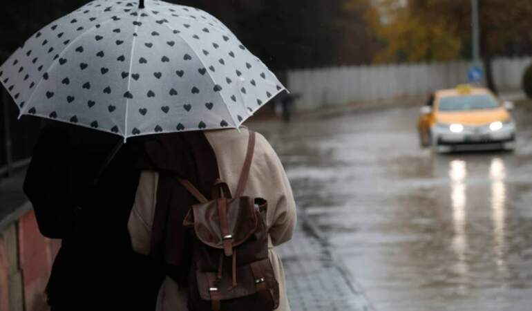 Bu İllerde Yaşayanlar Dikkat! Meteoroloji’den Sağanak ve Fırtına Uyarısı