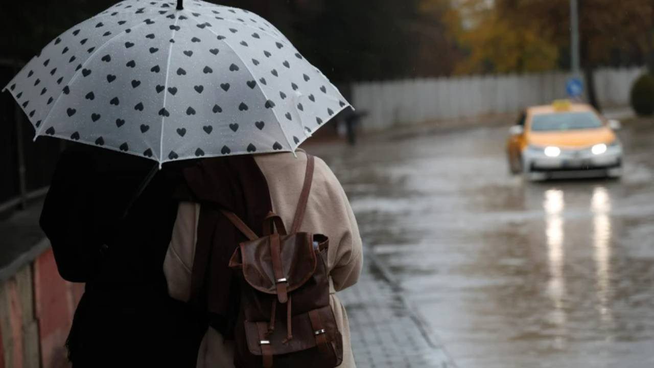 Bu İllerde Yaşayanlar Dikkat! Meteoroloji’den Sağanak ve Fırtına Uyarısı