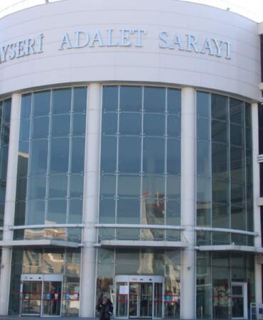 Cezası Kesinleşti, Avukatından Şikayetçi Oldu