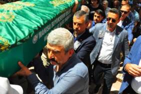 CHP Lideri Özgür Özel, Manisa’da Cenazeye Katıldı
