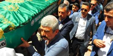 CHP Lideri Özgür Özel, Manisa’da Cenazeye Katıldı