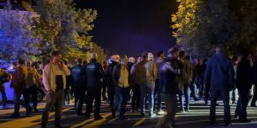 Çocukların Kavgasına Aileler de Karıştı, 200 Kişi Sopalarla Birbirine Girdi!