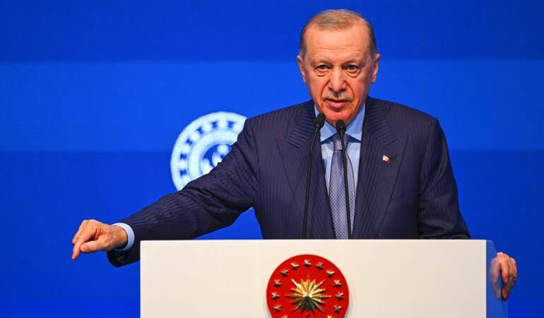 Cumhurbaşkanı Erdoğan ‘Görevlendirdim’ Demişti: Yeni Anayasa Komisyonu Kuruldu, İşte Heyetteki 10 İsim…