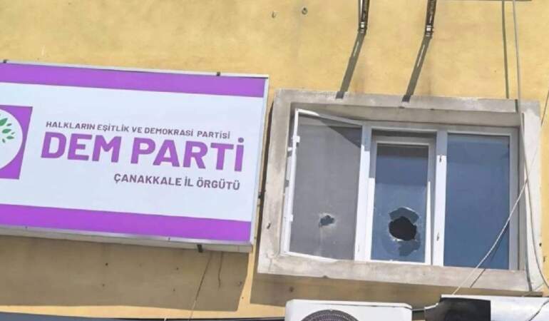 DEM Parti İl Binasına Taşlı Saldırı