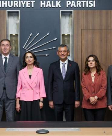 DEM Parti’den CHP’ye Ziyaret: Komisyon Önerisi Geldi