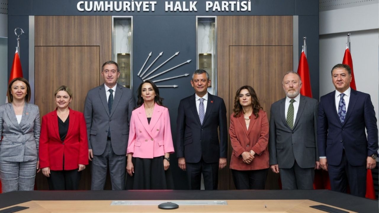 DEM Parti’den CHP’ye Ziyaret: Komisyon Önerisi Geldi