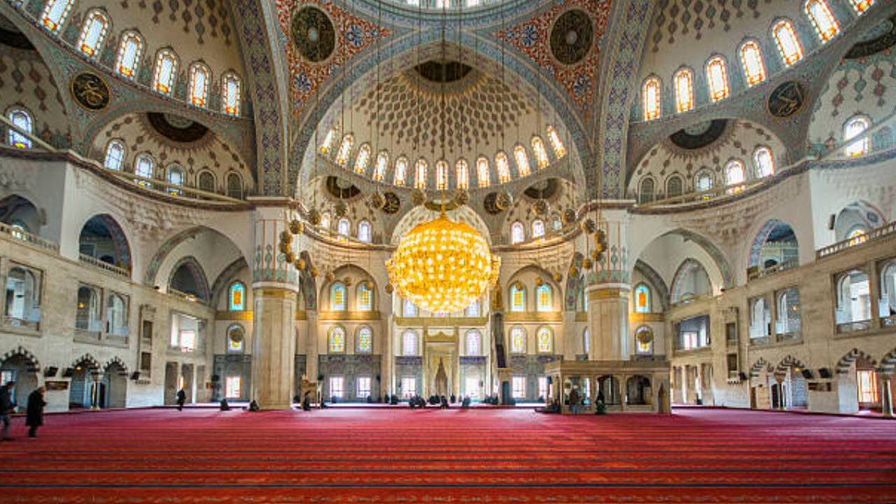 Dünyanın En Büyük Camileri Belli Oldu: Türkiye’den Sadece 5 Cami Listede Girdi