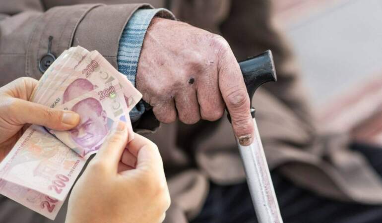 Emekliliği Bir Günle Kaçıranlar Dikkat! Düzenleme Yapılacak mı? SGK Uzmanı ‘Sayıları Çığ Gibi Büyüdü’ Diyerek Tarih Verdi