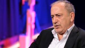 Fatih Altaylı Açıkladı: Gece Yarısı Pankartlı Tehdit