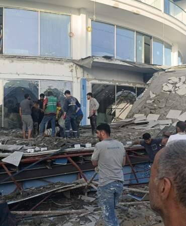 Antalya’da İnşaat Halindeki Otelin Balkonu Çöktü, İşçiler Canını Zor Kurtardı
