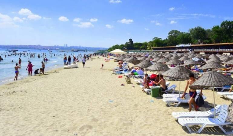 İstanbul’da Denize Girilebilecek En Temiz Plajlar Belli Oldu: Suyu Cam Gibi, Denizi Çarşaf Gibi