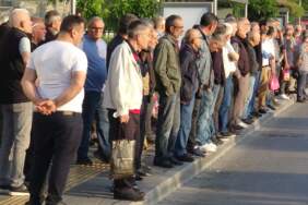 İzmir’de 23 Bin İşçi Grevde: Ulaşımda Büyük Kaos! Duraklarda Metrelerce Kuyruk Oluştu