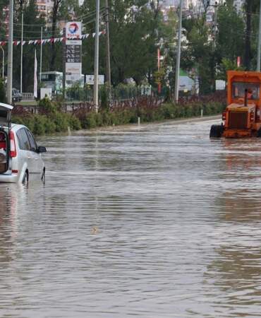 Kastamonu’yu Sağanak Vurdu! Üretim Felç Oldu