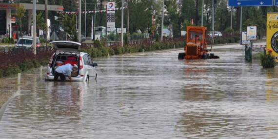 Kastamonu’yu Sağanak Vurdu! Üretim Felç Oldu