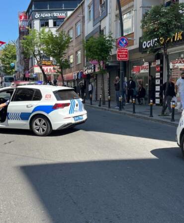 Küçükçekmece’de Feci Kaza: Fenalaşıp Yere Yığılan Adamın Üzerinden Araç Geçti