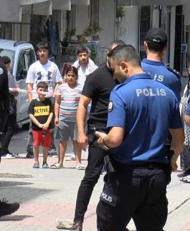 Küçükçekmece’de Korku Dolu Anlar! Sesi Duyan Köşe Bucak Kaçtı