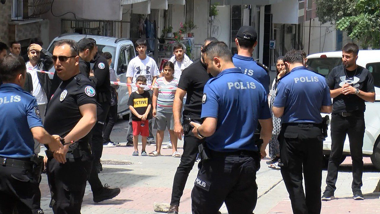 Küçükçekmece’de Korku Dolu Anlar! Sesi Duyan Köşe Bucak Kaçtı
