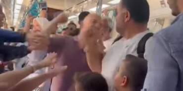 Marmaray’da Yumruklu Kavga: Saniye Saniye Kameralarda