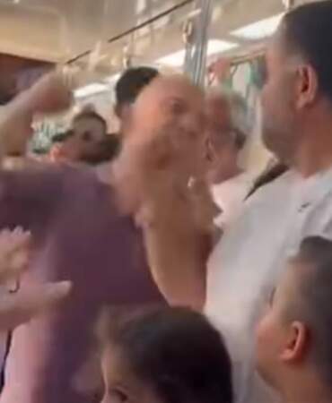 Marmaray’da Yumruklu Kavga: Saniye Saniye Kameralarda