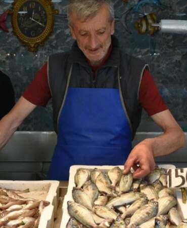 Ne Hamsi Ne de İstavrit! Trabzon’da Bu Balıklar Tezgahları Şenlendirdi