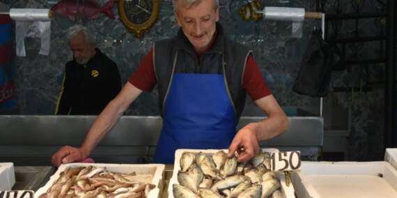 Ne Hamsi Ne de İstavrit! Trabzon’da Bu Balıklar Tezgahları Şenlendirdi