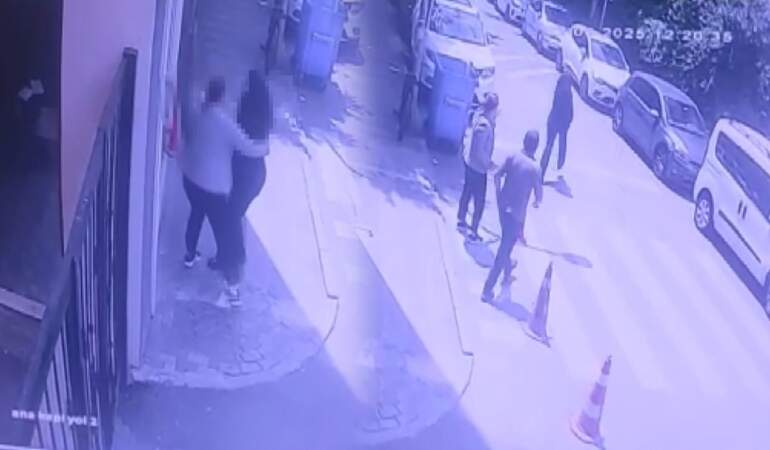 Okul Tuvaletinde Vahşet! Liseli Çocuk Arkadaşını Bıçaklandı