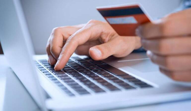 Online Alışverişte Yeni Dönem! 2026’da Yürürlüğe Girecekti Ama… Bakanlık Yeni Kararı Duyurdu