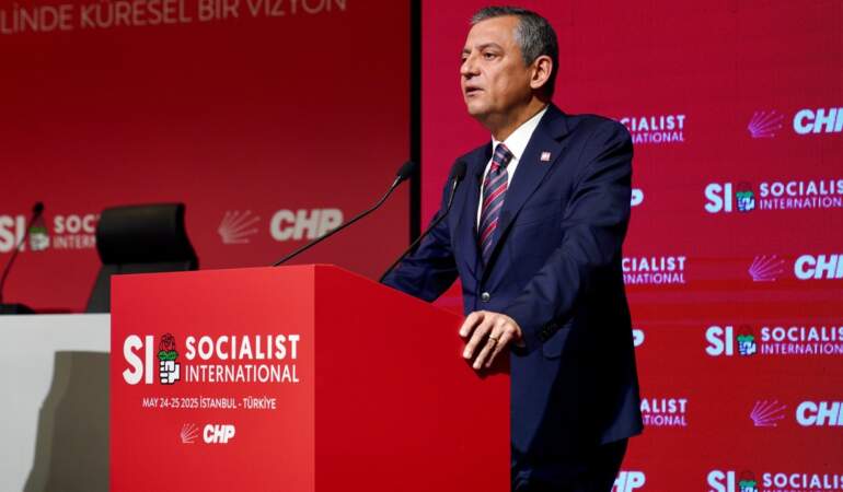 Özgür Özel’den Sosyalist Enternasyonal Toplantısında Dikkat Çeken Yorum: ‘En Büyük Mücadelemiz’ Diyerek Açıkladı