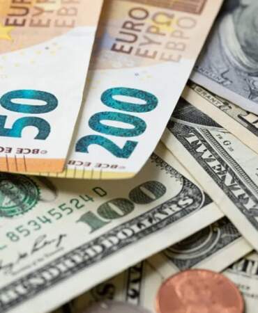 Piyasalarda Tansiyon Fırladı! Dolar ve Euro Rekora Koşuyor