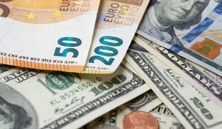 Piyasalarda Tansiyon Fırladı! Dolar ve Euro Rekora Koşuyor