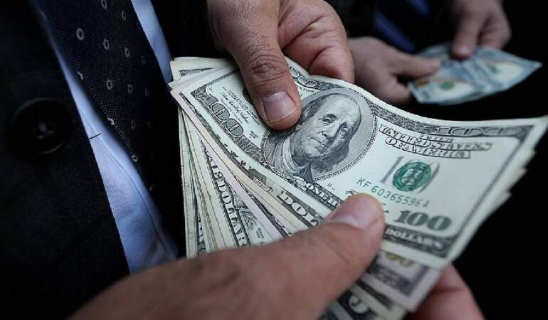 Sadece Aldıkları Maaşla Milyarder Oldular! Bu Mesleği Seçenler Çok Kazanacak