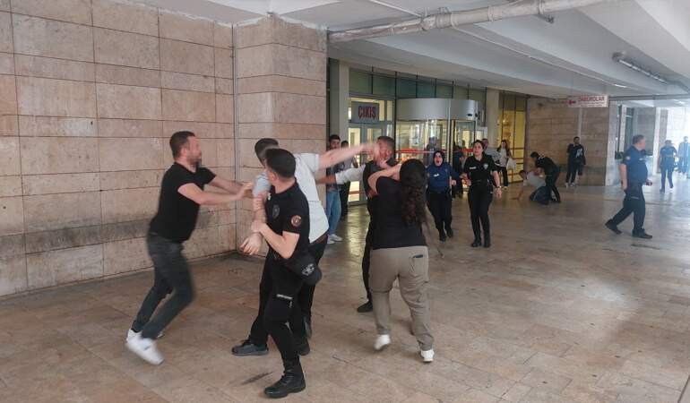 Samsun Adliyesi’nde Tansiyon Yükseldi! Taraflar Birbirine Girdi