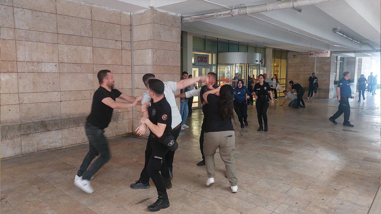Samsun Adliyesi’nde Tansiyon Yükseldi! Taraflar Birbirine Girdi