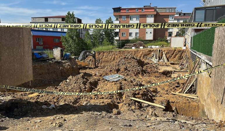 Sancaktepe’de İnşaat Alanında Göçük! 3 İşçi Hastanelik Oldu