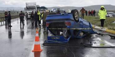 Sivas’ta Feci Kaza: Genç Kadın Hayatını Kaybetti, Üçü Çocuk Dört Kişi Yaralandı