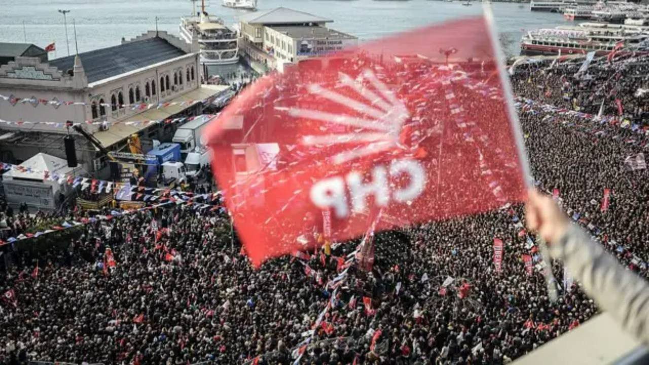 TMSF’den CHP’ye Afiş Engeli: Talep Reddedildi, Partiden Tepki Geldi