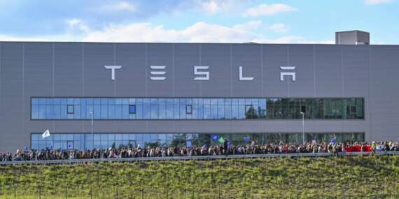 Türkiye’de Dakikalar İçinde Tükendi: Tesla’dan Flaş Açıklama Geldi