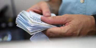 Türkiye’de Maaşın En Çok Nereye Gittiği Belli Oldu: Hesaba Yatıyor, Anında Sıfırlanıyor