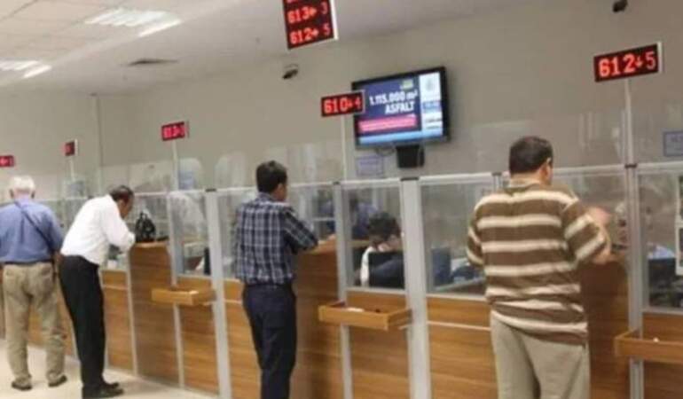 Türkiye’deki Banka Devinde Büyük Kriz! Şubelerini Kapatıyor, Karında Sert Düşüş